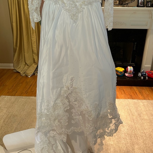 Wedding Gown - Picture 2 of 4